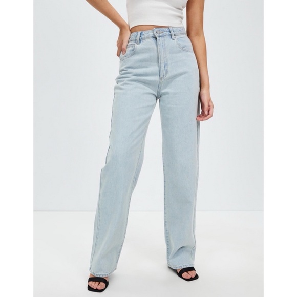 Abrand Denim - Abrand Carrie Jean Light Wash High Rise Straight Leg Size 24